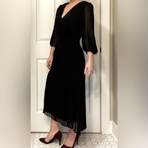 Black pleated Just Taylor dress | comfortable fit | classic | size 6